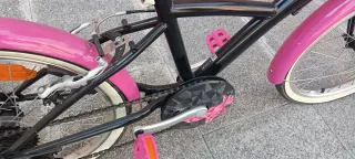 Bicicleta infantil Btwin 20 rosa y negra