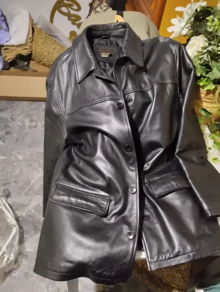 Chaqueta de cuero 100% negra