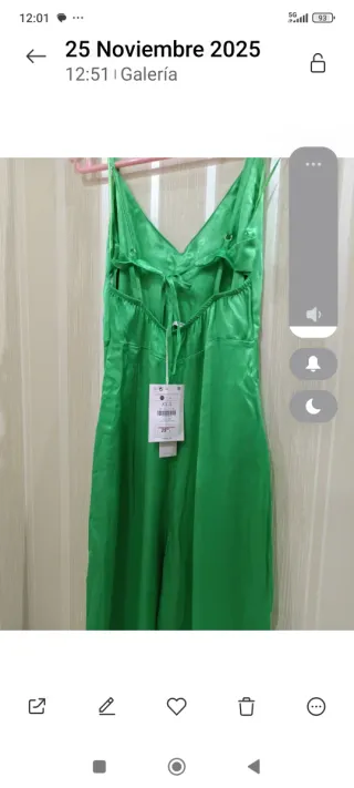 Mono largo raso verde a estrenar