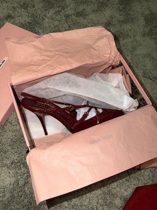 Stivali in charol bordeaux Miu Miu taglia 38