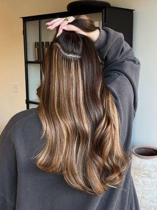 Experta en extensiones de cabello