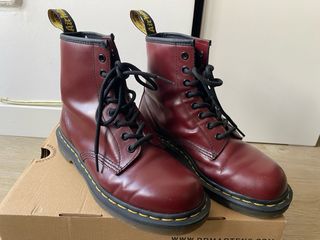 Botas Dr. Martens rojas veganas talla 39