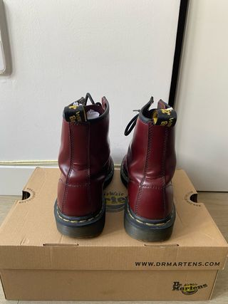 Botas Dr. Martens rojas veganas talla 39