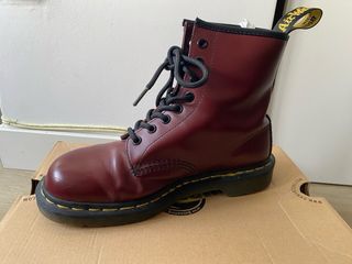 Botas Dr. Martens rojas veganas talla 39