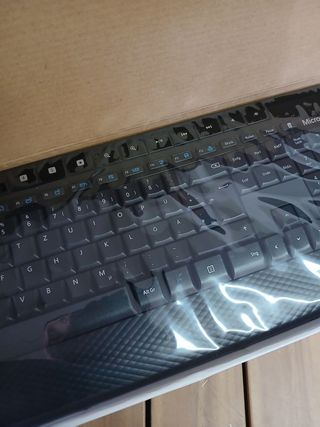 Teclado y ratón inalámbricos Microsoft