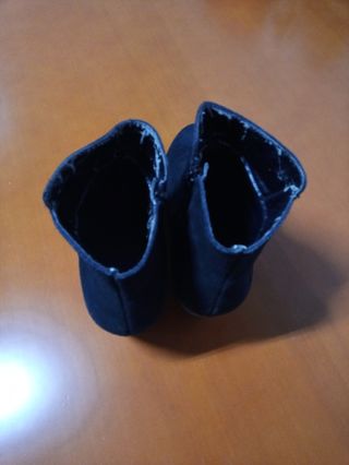 Botines negros de tacón