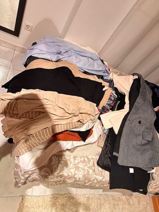 Ropa mujer Talla S/XS y 34.  5€ la prenda