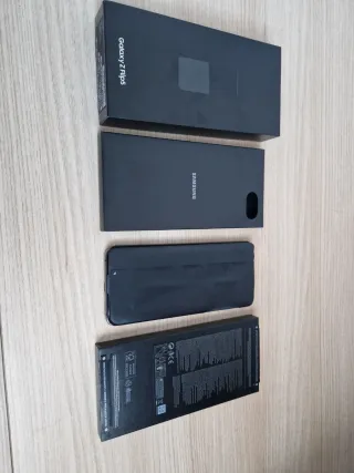 Samsung Galaxy Z Flip5 completamente nuovo