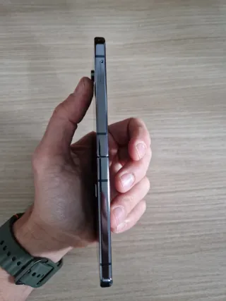 Samsung Galaxy Z Flip5 completamente nuovo