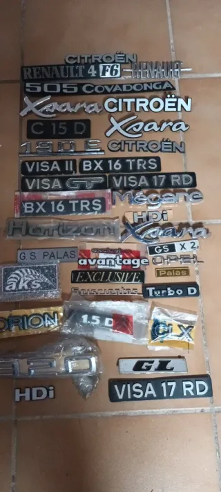 Emblemas de vehículos Citroën, Renault, Opel