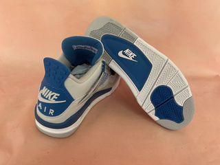 Air Jordan 4 Military Blue