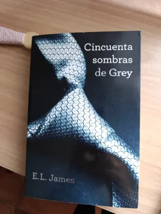 CINCUENTA SOMBRAS DE GREY