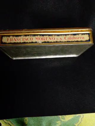 Caja de chapa antigua Francisco Moreno