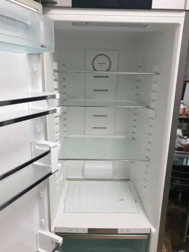 Nevera Liebherr 1.85m x 60cm