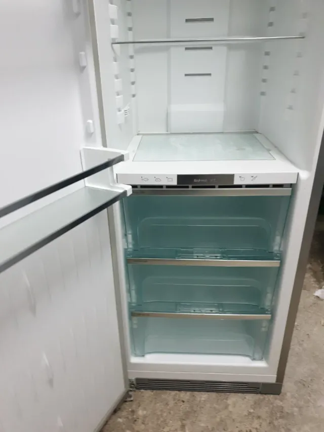 Nevera Liebherr 1.85m x 60cm