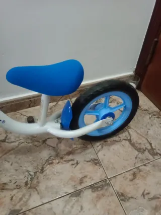 Bicicleta de equilibrio infantil