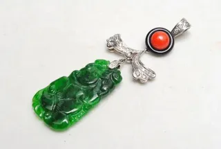 Colgante Cartier Oro 18k Jade Imperial Diamantes