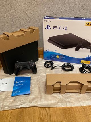 PS4 Slim 1TB {Come Nuova}