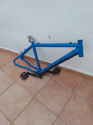 Cuadro Bicicleta Azul con Pedales