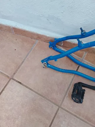 Cuadro Bicicleta Azul con Pedales