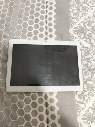 Tablet Plata/Blanca con ranura SIM