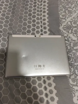 Tablet Plata/Blanca con ranura SIM