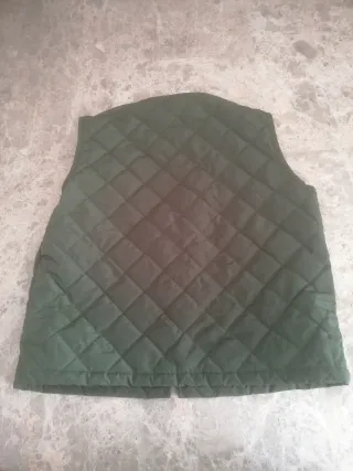 Chaleco militar verde oliva acolchado