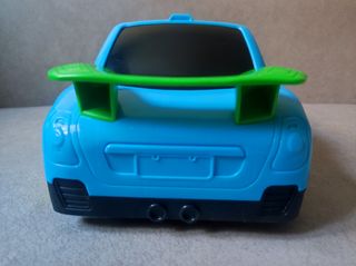 Coche de carreras grande en azul para niños