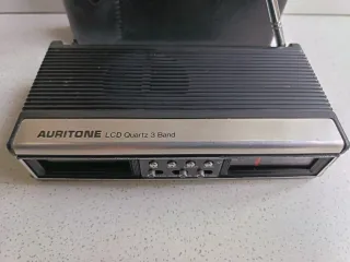 Radio Despertador Auritone Quartz 3 Band