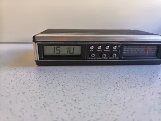 Radio Despertador Auritone Quartz 3 Band