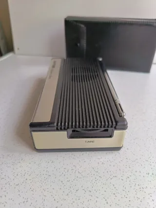 Radio Despertador Auritone Quartz 3 Band