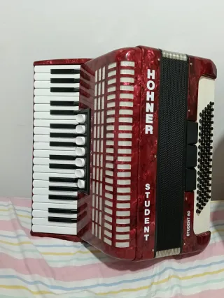 Acordeón Hohner Student 80 Bajos