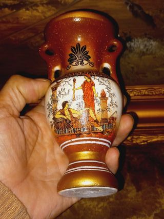 Pequeno Vaso de Cerâmica com desenhos gregos