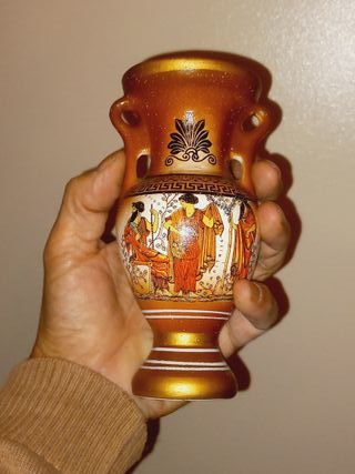 Pequeno Vaso de Cerâmica com desenhos gregos