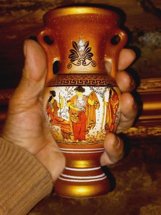 Pequeno Vaso de Cerâmica com desenhos gregos