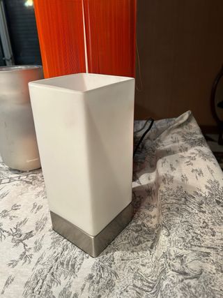 Lámparas Minimalistas Naranja y Blanca