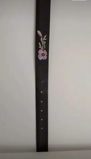 Cinturón mujer negro con flores bordadas
