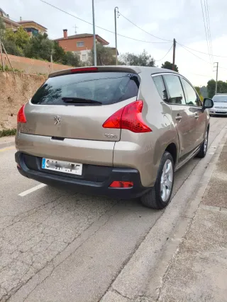Peugeot 3008 2011