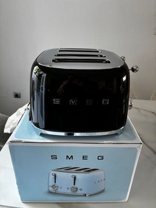 Tostadora Smeg Negra