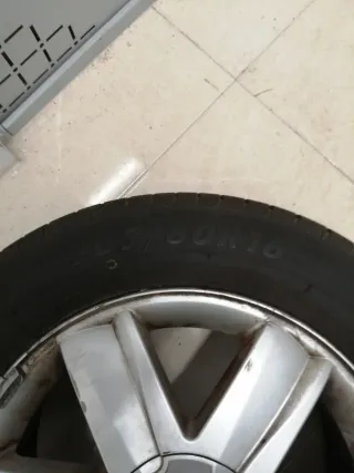 4 Ruedas 205/60/16 H96