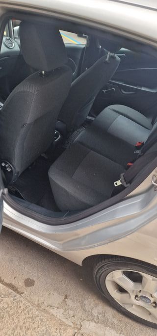 Ford Fiesta 1.25 (82 CB) Gasolina 2011 – 73.700 km