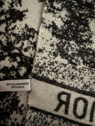 Bufanda Christian Dior Blanca y Negra