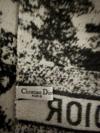 Bufanda Christian Dior Blanca y Negra