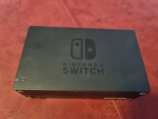 Nintendo Switch + 4 Joy-Con + Dock