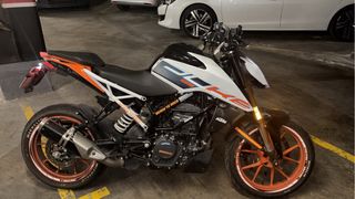 KTM Duke 125 Blanca 2023