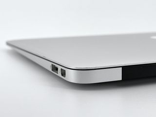 MacBook Air 11" Intel Core i5 1.3GHz 2 núcleos - SSD 128Gb - RAM 4Gb