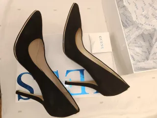 Zapatos Stilettos Guess Negros