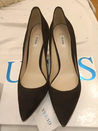 Zapatos Stilettos Guess Negros