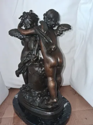 Figura de querubines en bronce