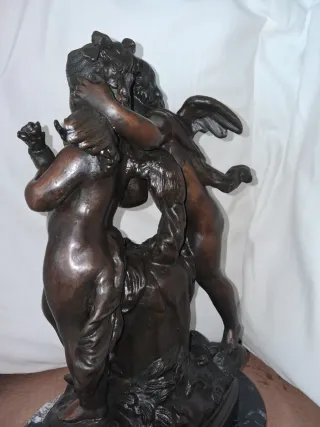 Figura de querubines en bronce
